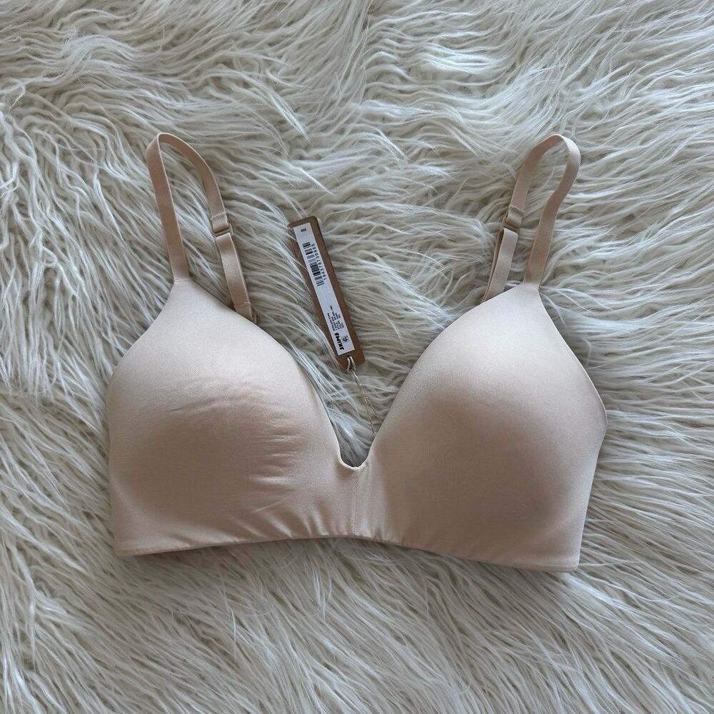 Skims Wireless Form T-shirt Bra Sand Size 32C